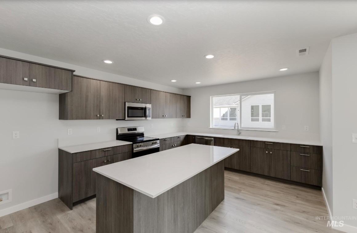 634 W Striped Owl St - Photo 5 of 25