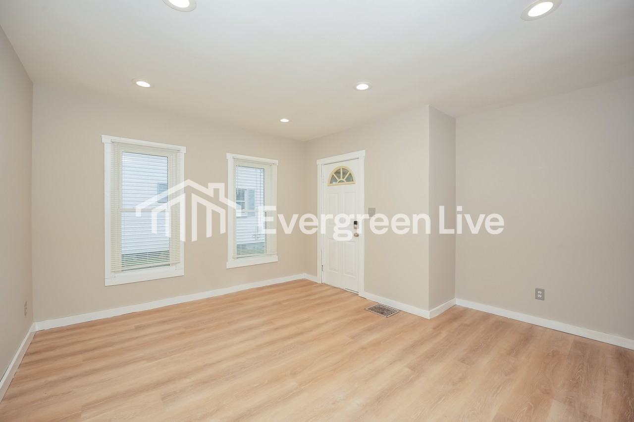 1762 8th St - Photo 2 of 15