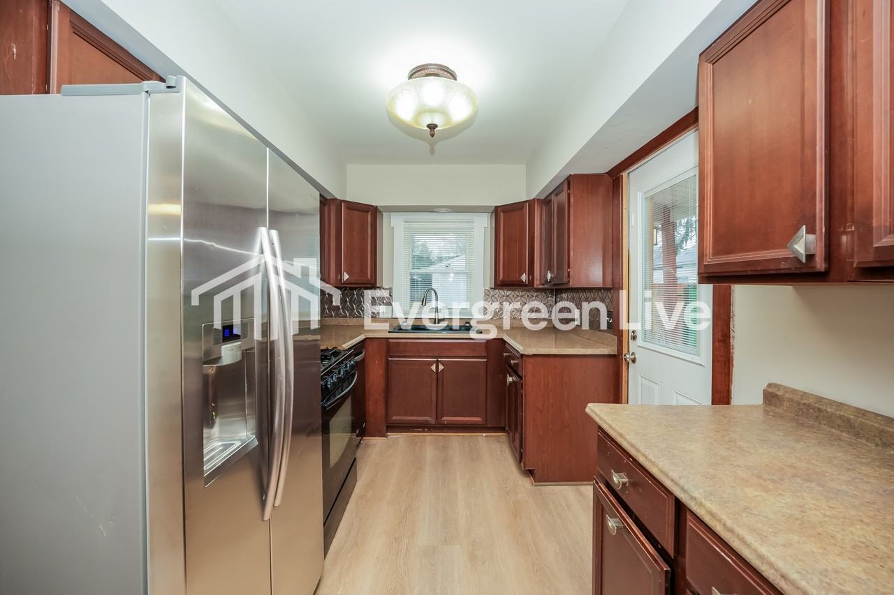 1762 8th St - Photo 6 of 15