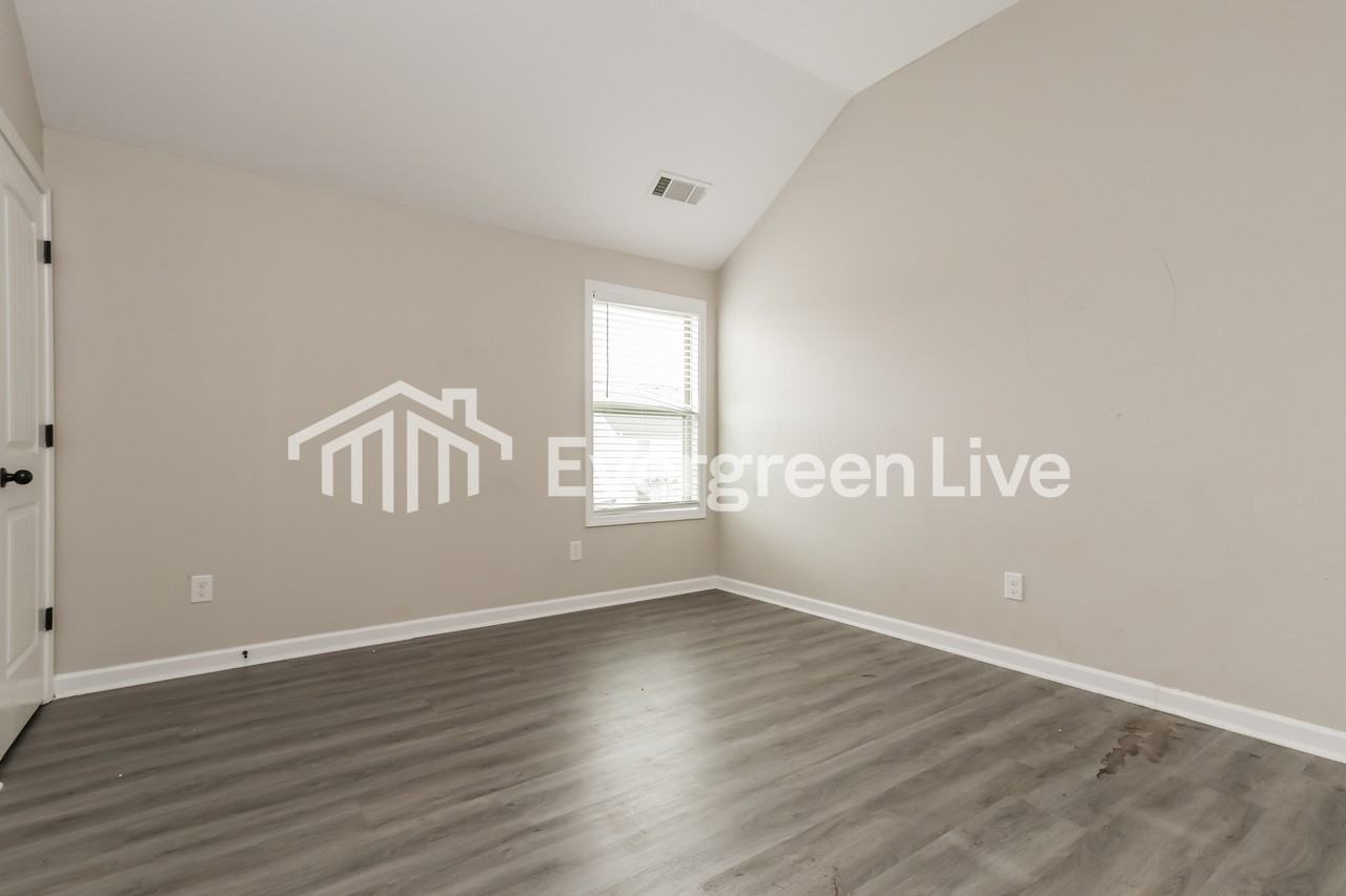 111 Truman Ct - Photo 6 of 10