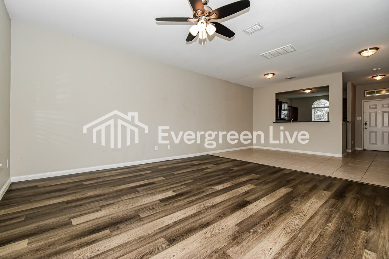 2229 Sumac Dr - Photo 4 of 16