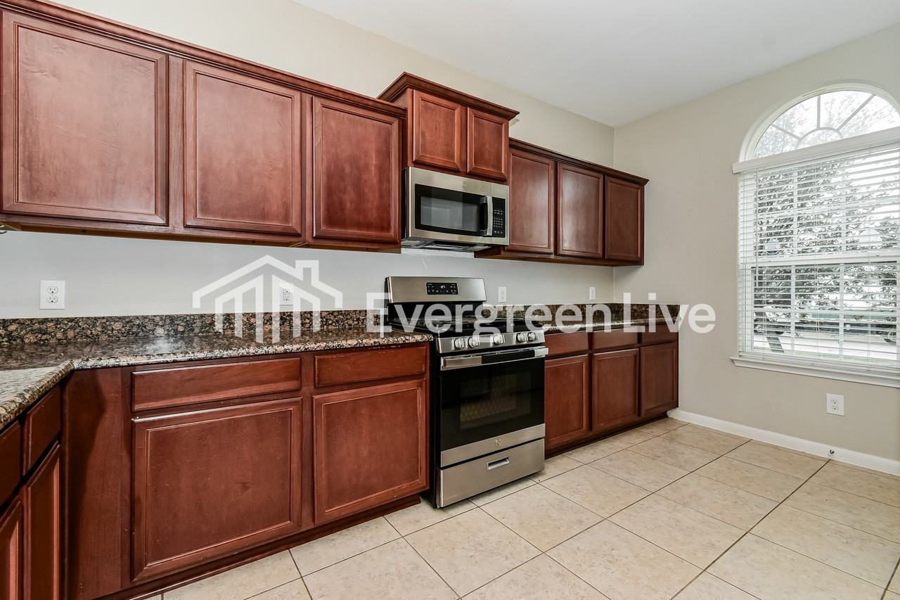 2229 Sumac Dr - Photo 6 of 16