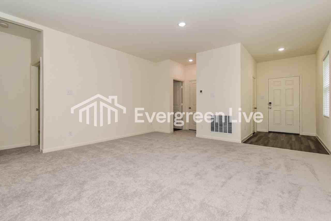 6056 Mojave Dr - Photo 2 of 15