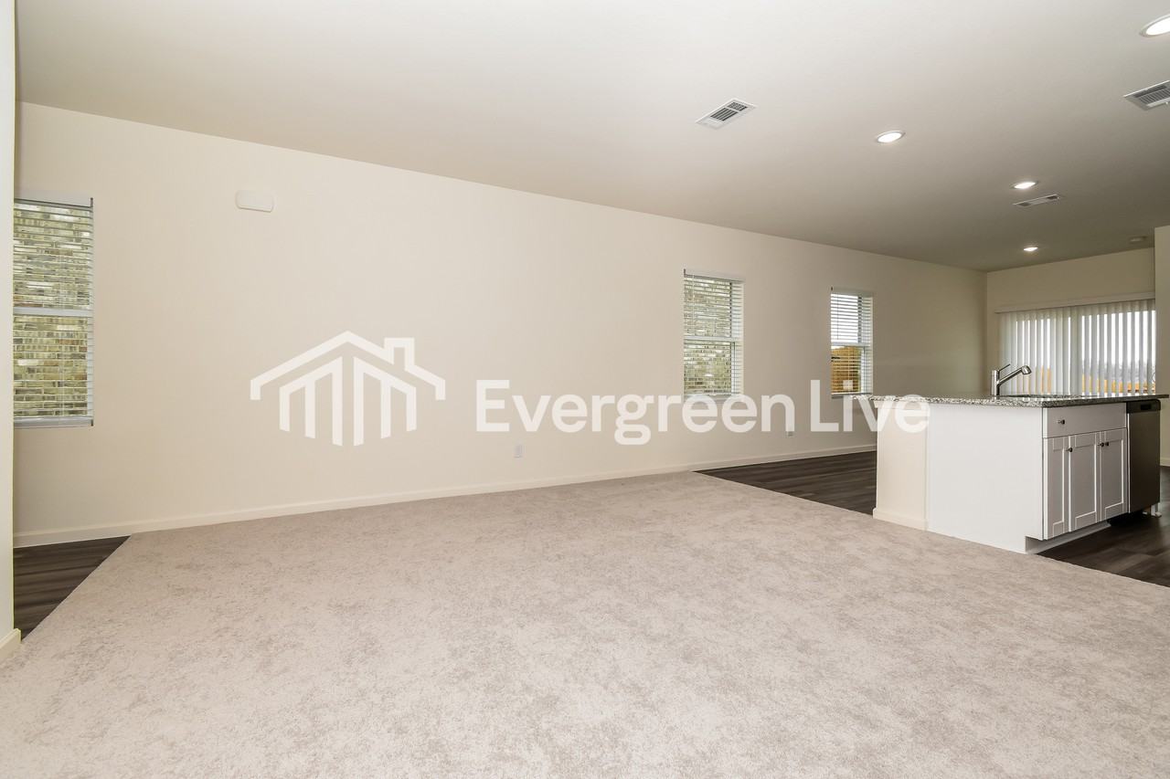 6056 Mojave Dr - Photo 3 of 15