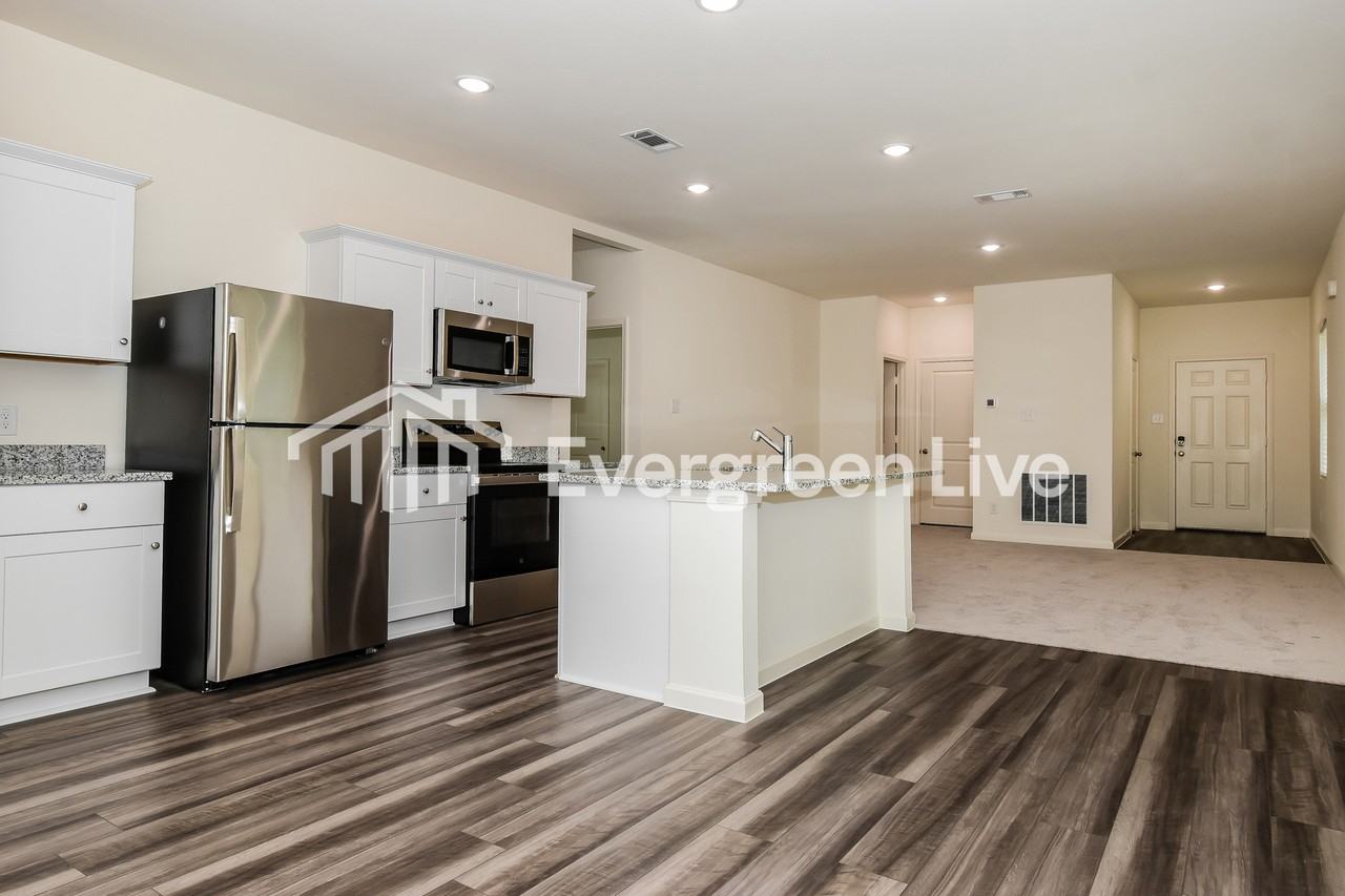 6056 Mojave Dr - Photo 5 of 15