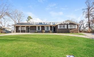 featured image of 644 Navajo Trl