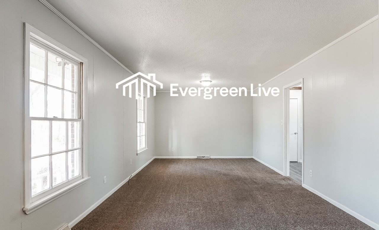 644 Navajo Trl - Photo 2 of 14