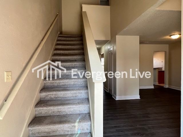 201 Swing Ct - Photo 3 of 31