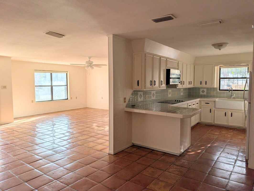 1112 Upas Ave - Photo 3 of 19