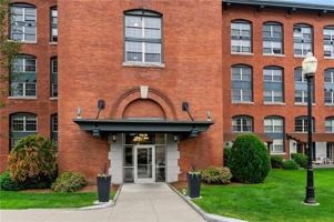 featured image of 1 Tupperware Dr ##112