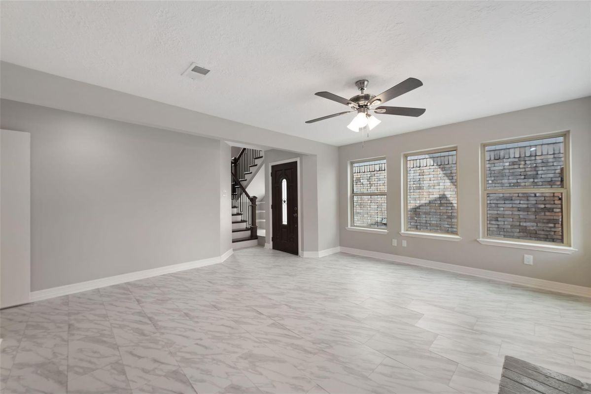 8818 Vinkins Rd - Photo 6 of 24