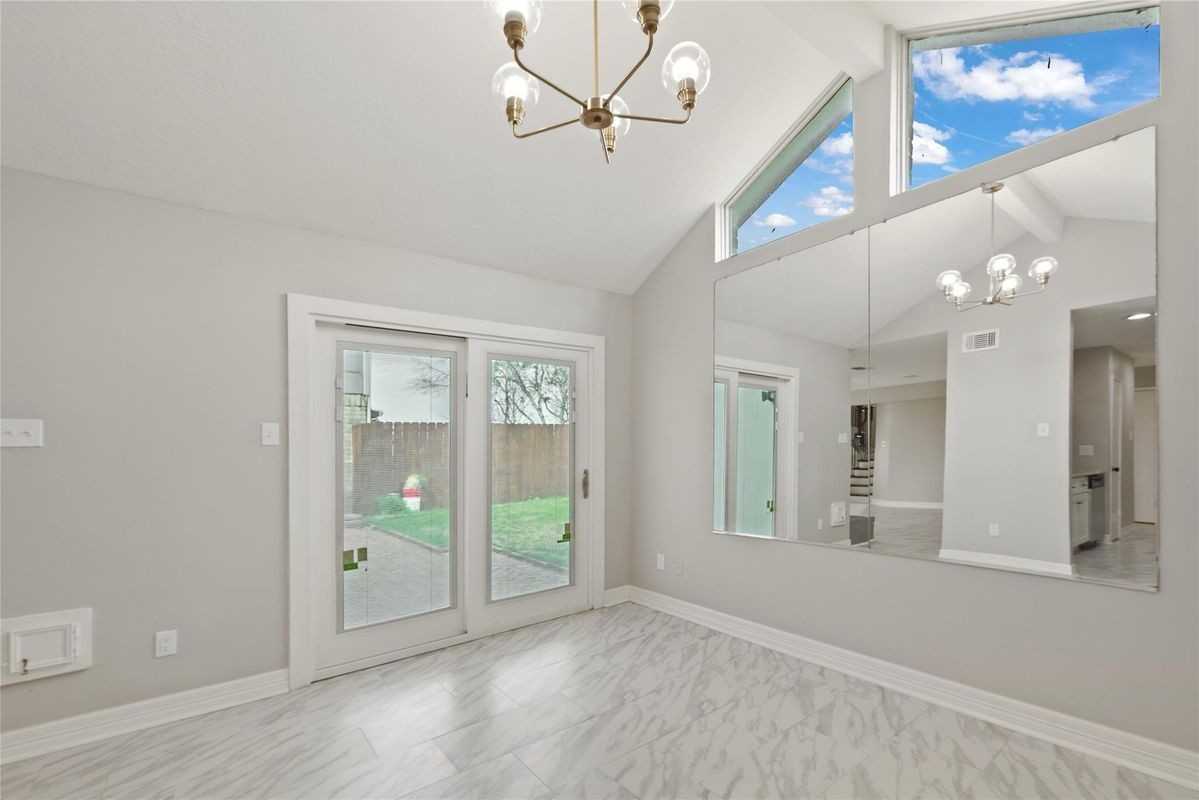 8818 Vinkins Rd - Photo 7 of 24