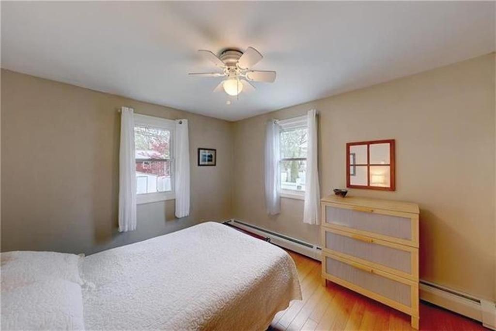 135 Holly Rd - Photo 5 of 14