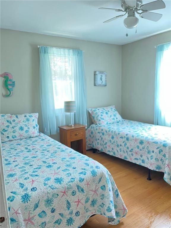 135 Holly Rd - Photo 6 of 14