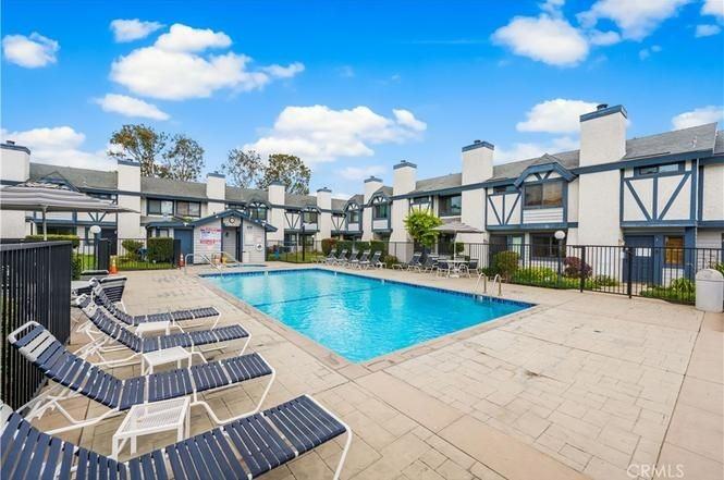 19231 Sherman Way - Photo 2 of 4