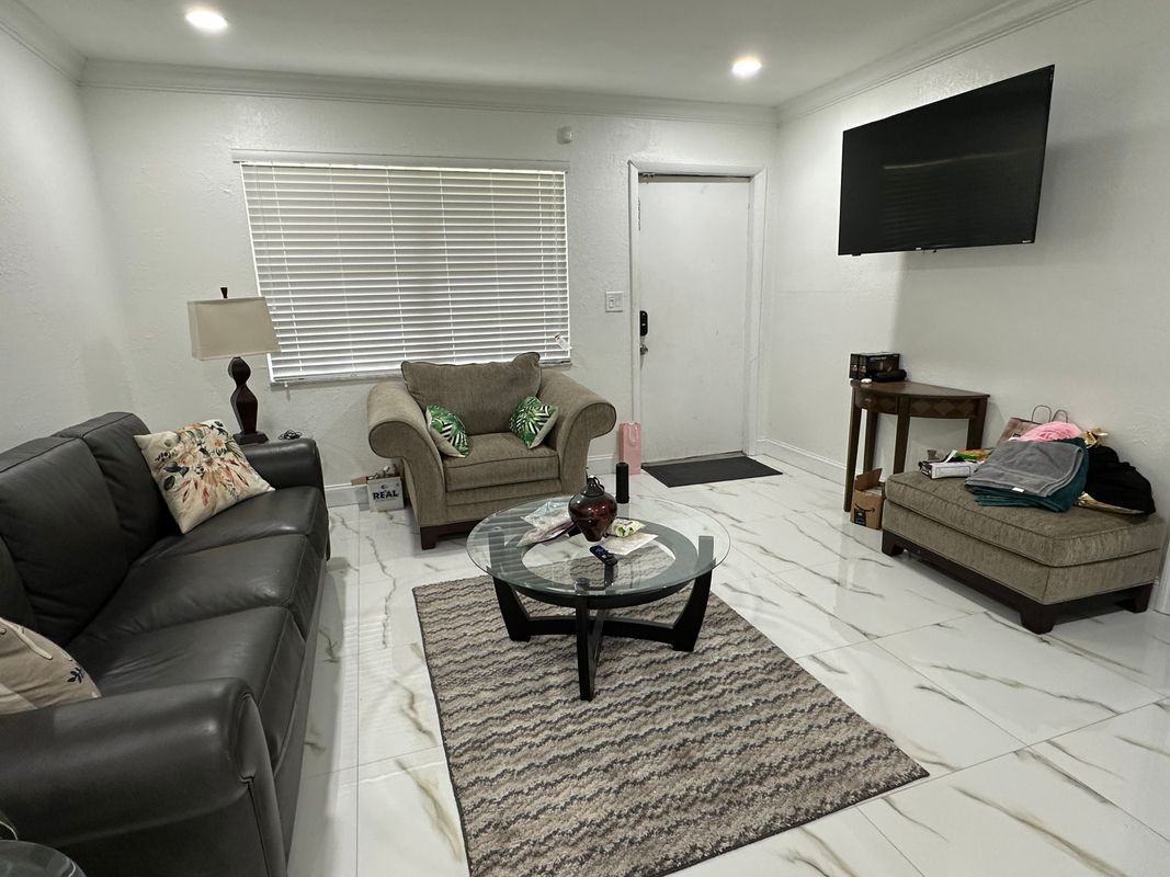 6517 Sw 18th St - Photo 3 of 7