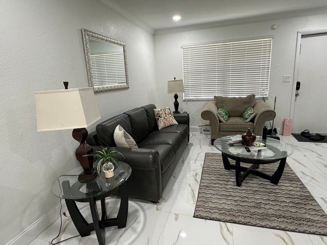 6517 Sw 18th St - Photo 5 of 7