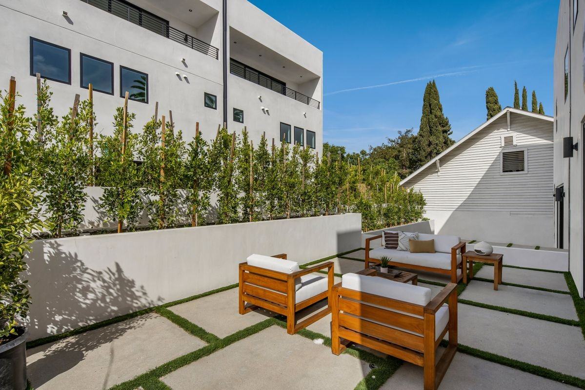 2001 Bellevue Ave - Photo 2 of 3