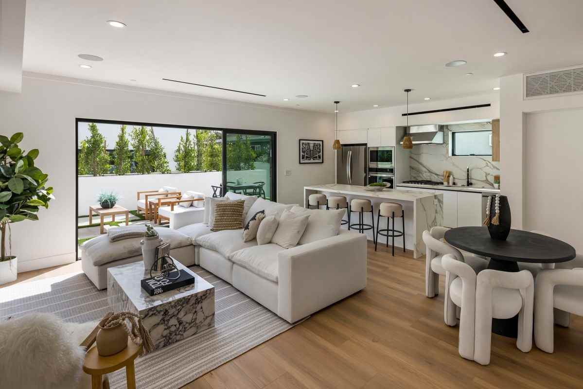 2001 Bellevue Ave - Photo 3 of 3