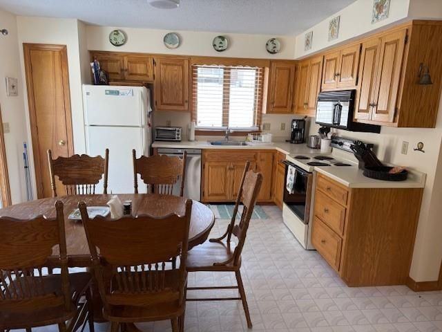 630 Green Hill Beach Rd - Photo 7 of 11