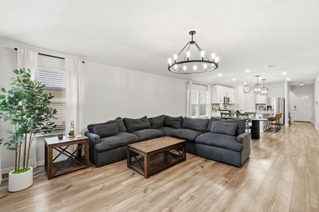 225 El Capitan Loop - Photo 4 of 36