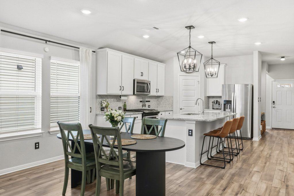 225 El Capitan Loop - Photo 7 of 36