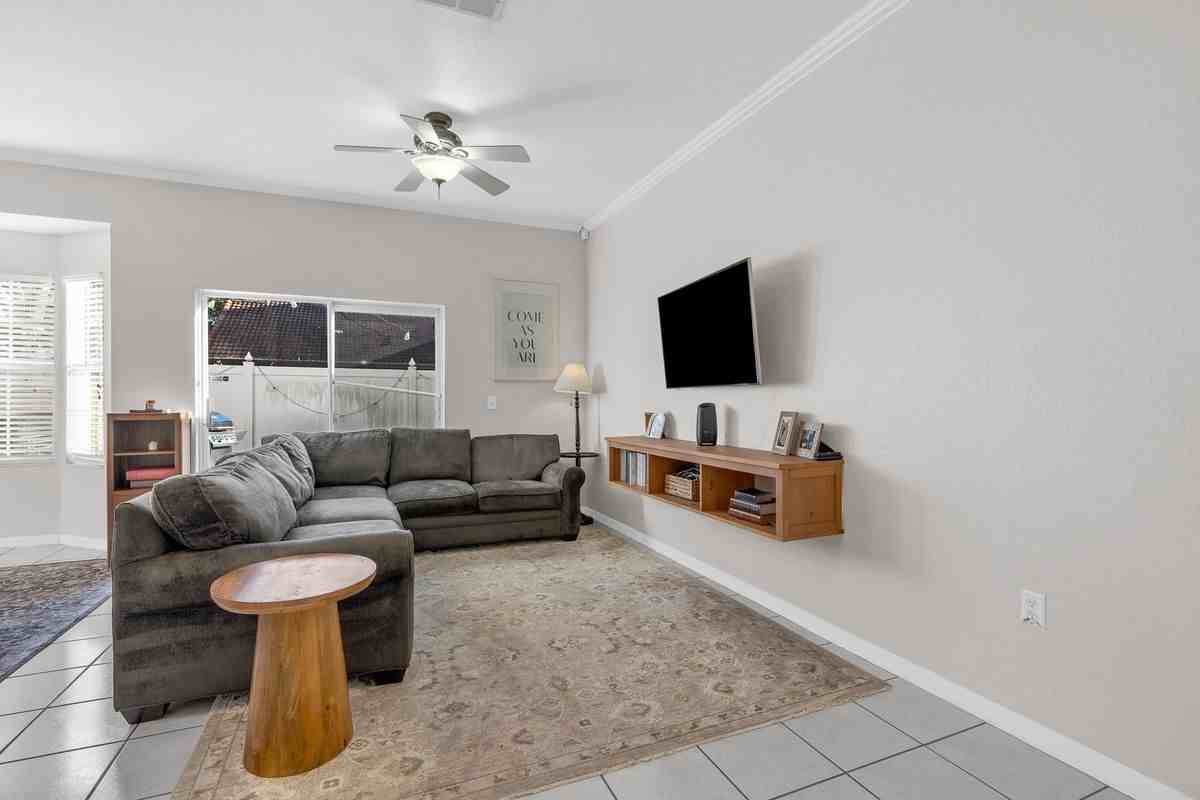 1278 N Fairway Dr - Photo 4 of 29