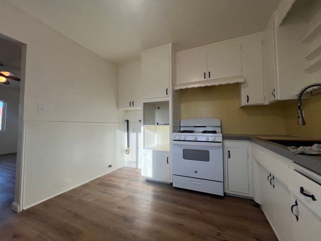 2204 Mathews Ave ##C - Photo 4 of 10