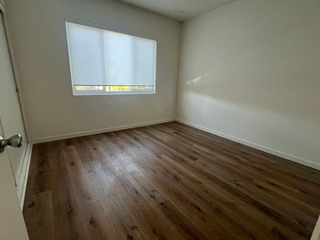 2204 Mathews Ave ##C - Photo 6 of 10