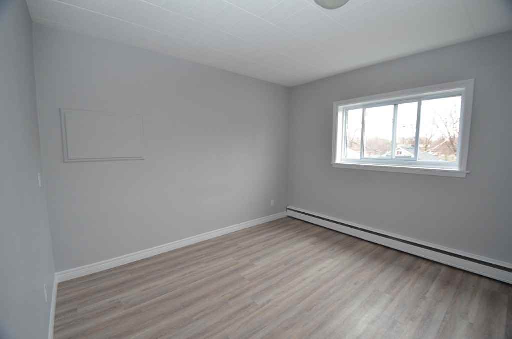 15 Louisa Street #3 - Photo 5 of 15