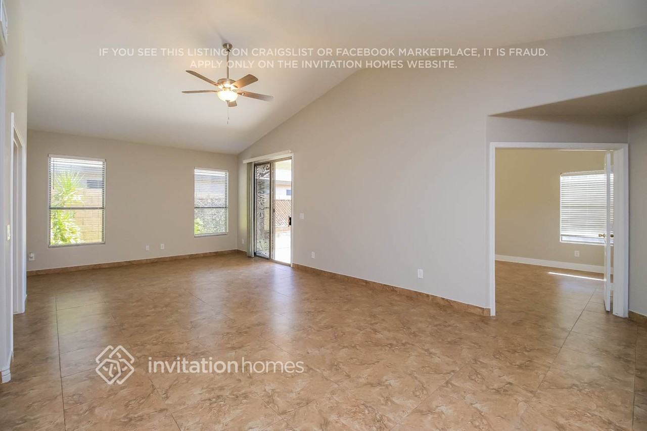 9827 E Olla Ave - Photo 2 of 16