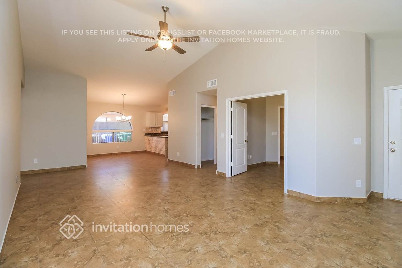 9827 E Olla Ave - Photo 5 of 16