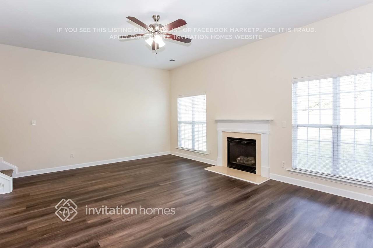 4815 St Simons Ter - Photo 6 of 18