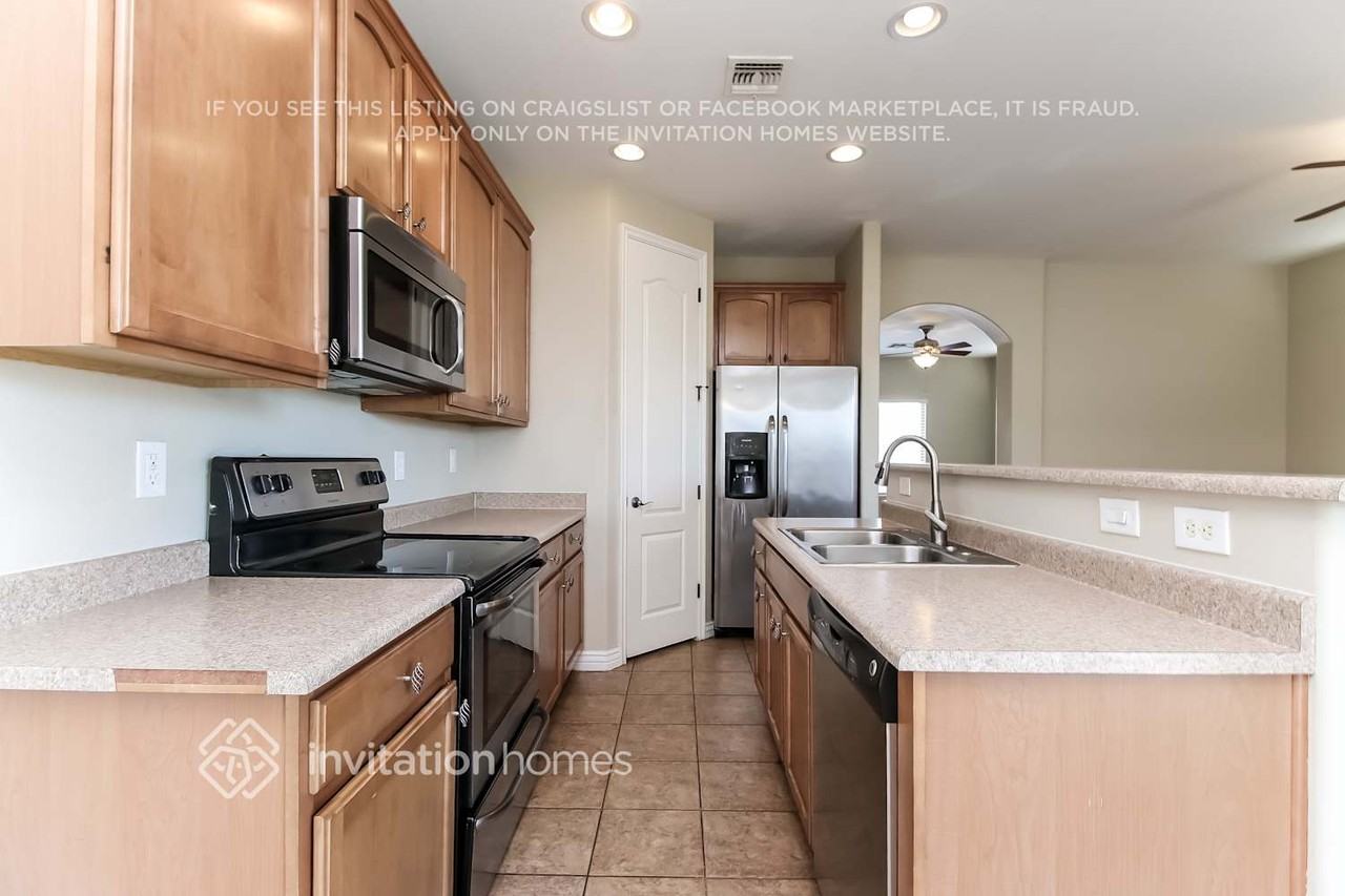 254 S Aaron - Photo 7 of 18