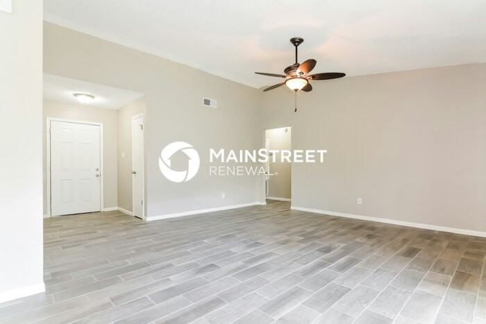 17606 Shadyside Cir - Photo 3 of 16