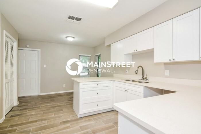 17606 Shadyside Cir - Photo 5 of 16