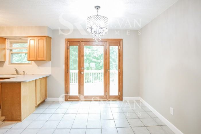 1909 Sw 5th St - Photo 6 of 16