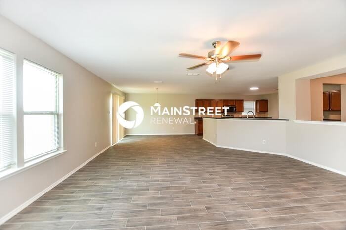 509 Hearthstone Dr - Photo 3 of 15