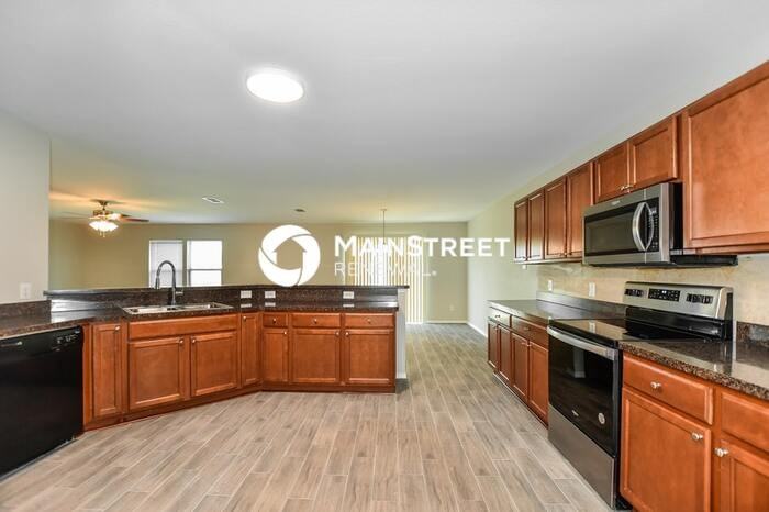 509 Hearthstone Dr - Photo 4 of 15