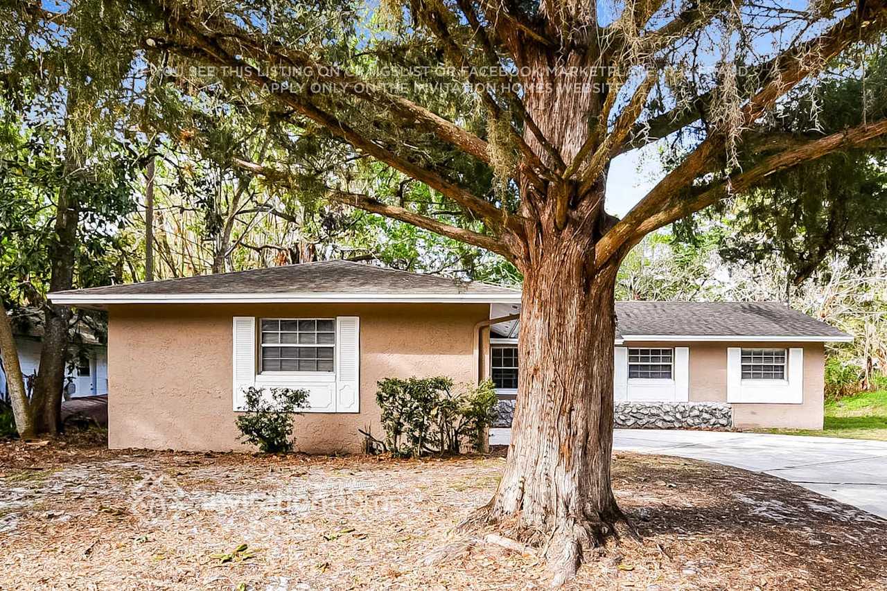 984 Oak Dr - Photo 3 of 17