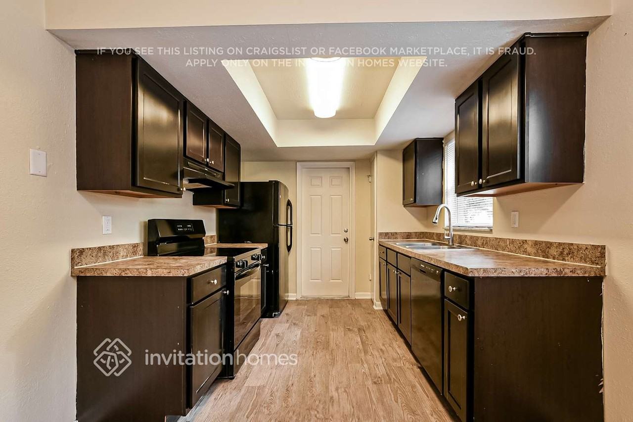 984 Oak Dr - Photo 6 of 17