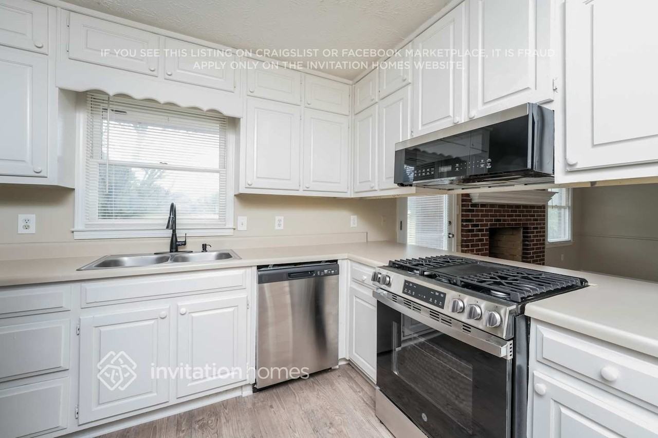 343 Willowwind Dr - Photo 5 of 16