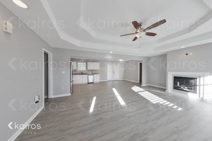 334 Amanda Dr - Photo 4 of 27