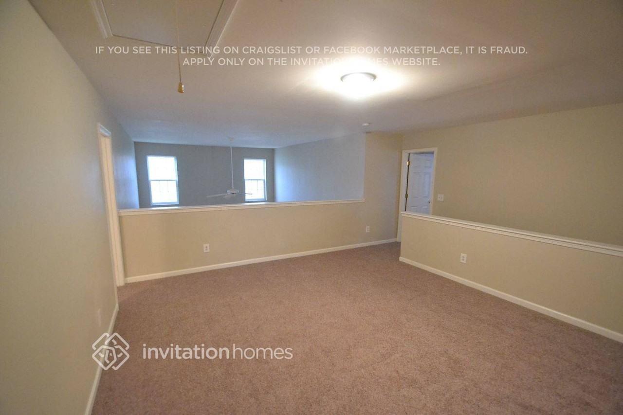 8728 Hazelcroft Ln - Photo 3 of 15