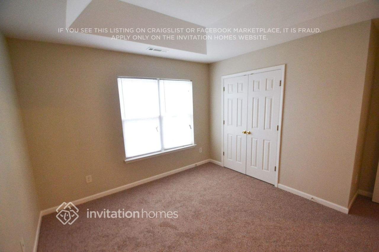 8728 Hazelcroft Ln - Photo 6 of 15