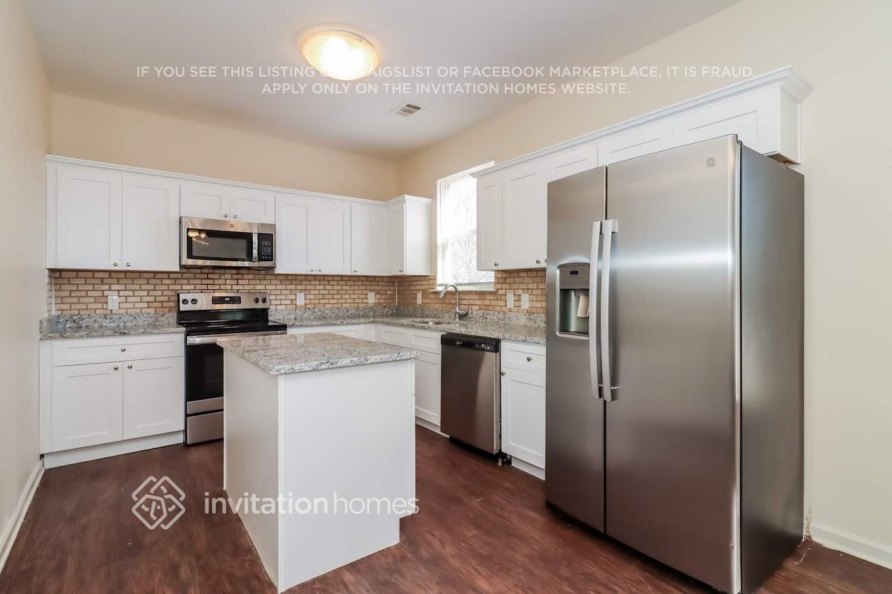 3205 Franklin St - Photo 7 of 18