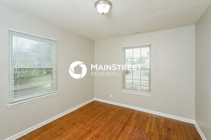 3622 W Jefferson St - Photo 7 of 16