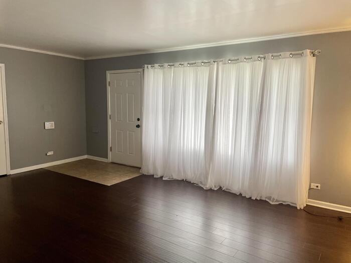 420 Indianwood Blvd - Photo 3 of 9