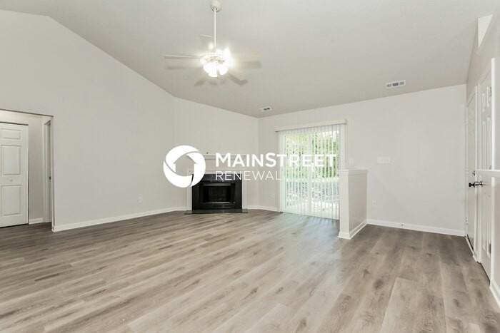 2 Pipers Glen Ct - Photo 4 of 16