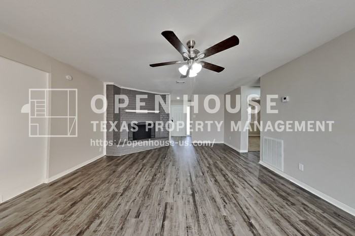 9615 Orangevale Dr - Photo 4 of 23